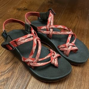 Chacos size 7 reddish/coral color